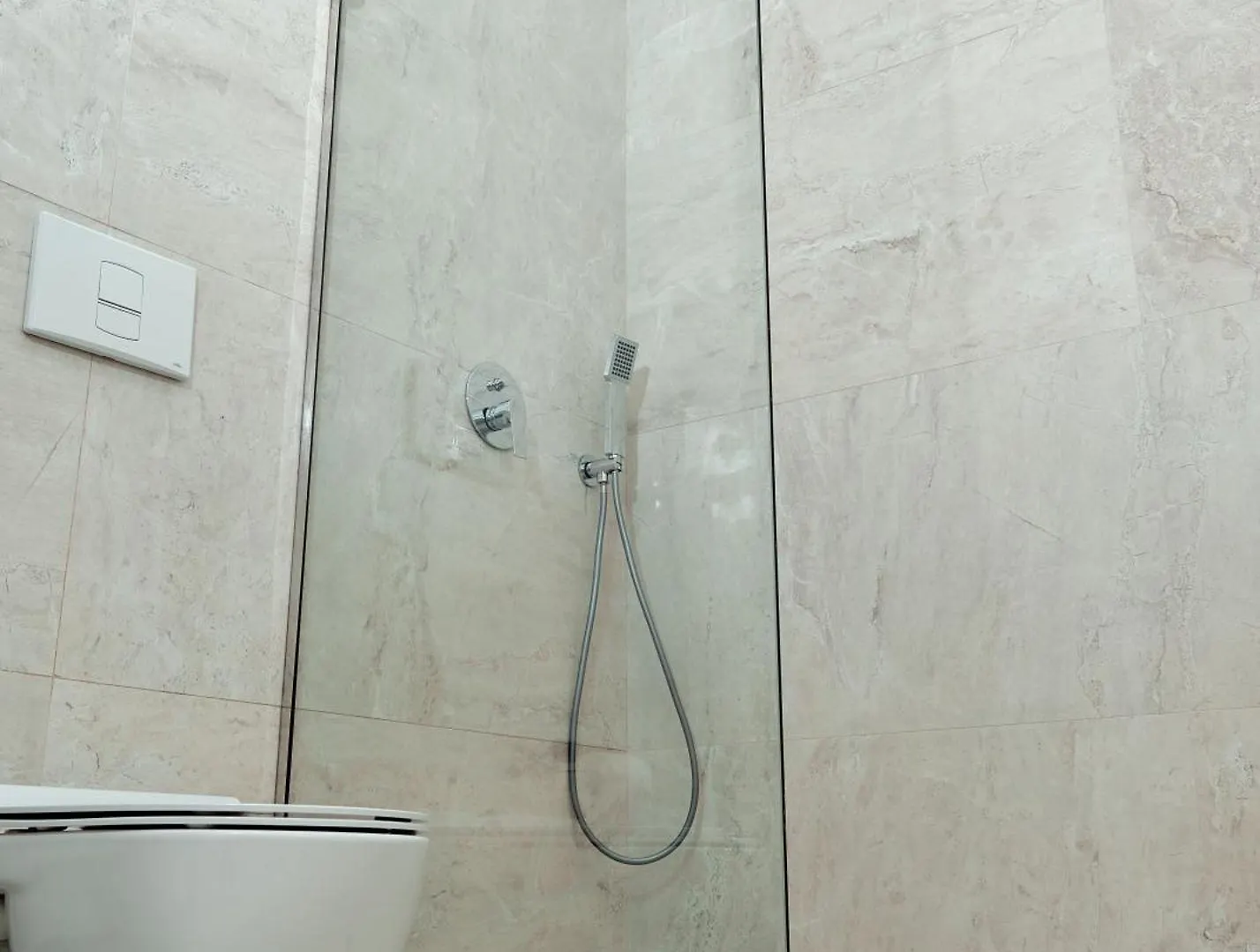 Apartament Goodija Central Tirana 2